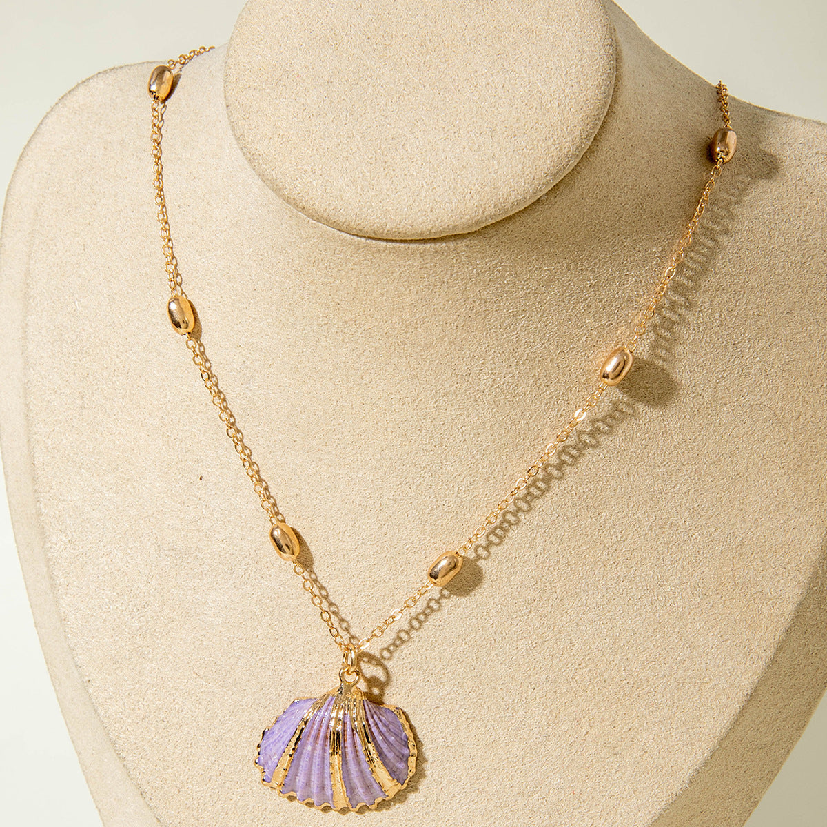 Wholesale Bohemian style gold-rimmed summer ocean conch shell necklace